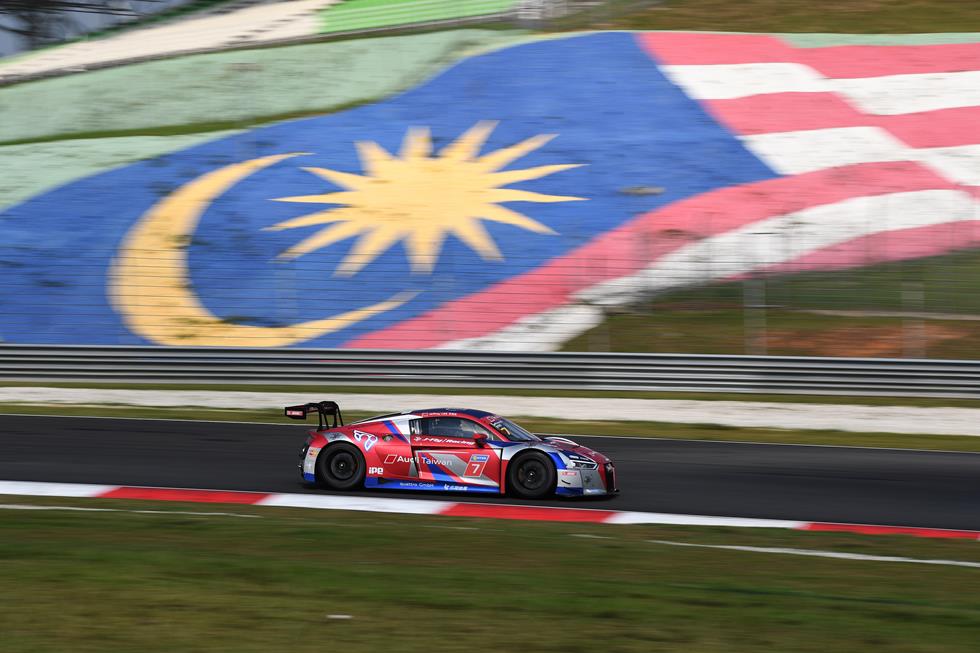 Yoong and Picariello share points lead after Sepang
